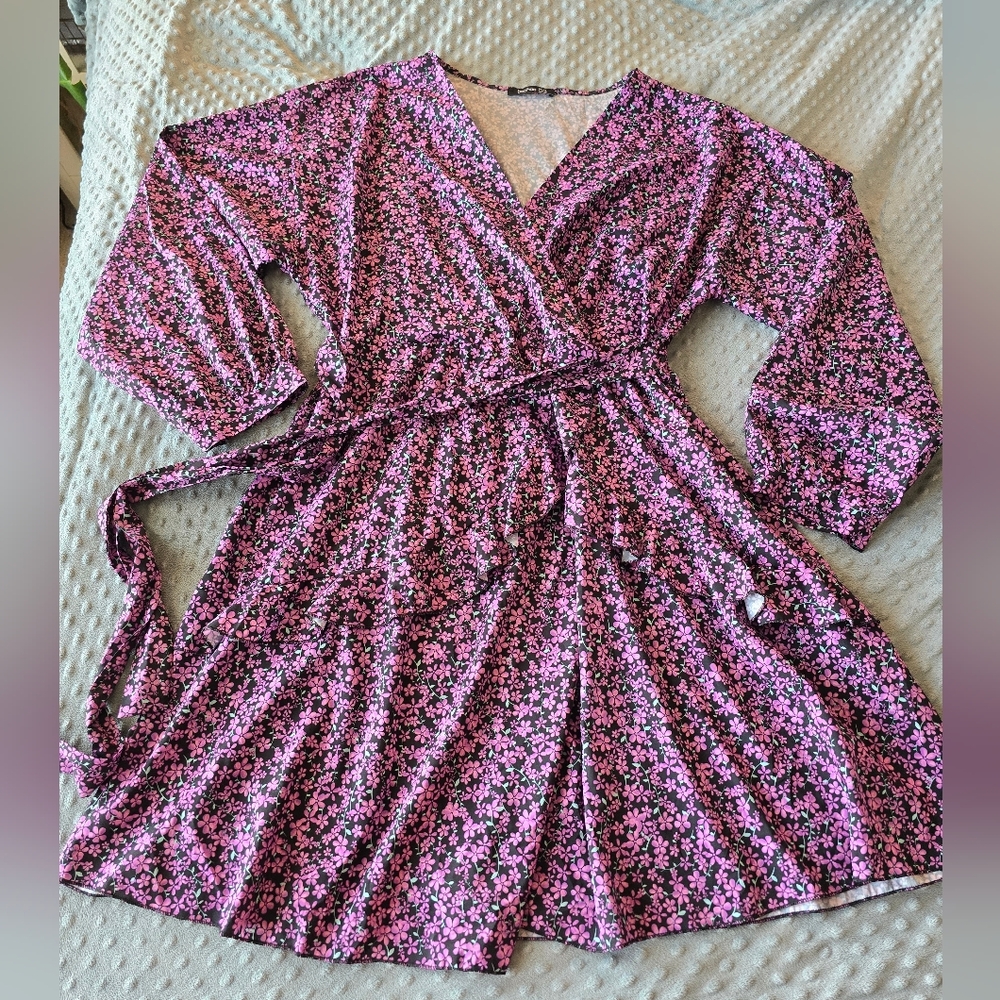 Boohoo Flowy Purple Floral Pattern Long-Sleeved Dress Sz 20